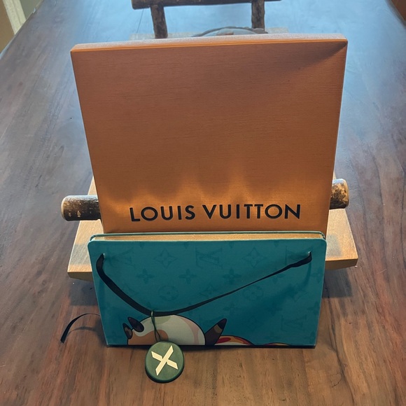 Louis Vuitton MURAKAMI Blue and Multicolor Character Notebook NEW WITH BOX! - Picture 2 of 11